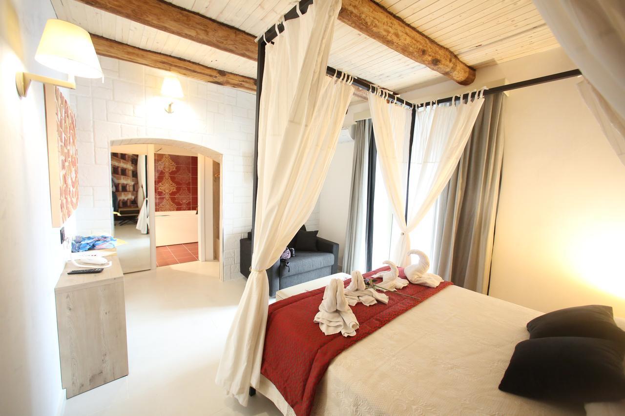 Deluxe Double Room with Spa Bath,695440239:JPEG